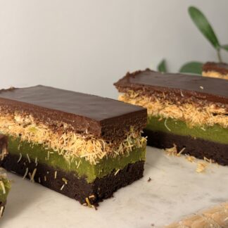 두바이 브라우니 (Dubai Chocolate Brownies) - Coming Soon